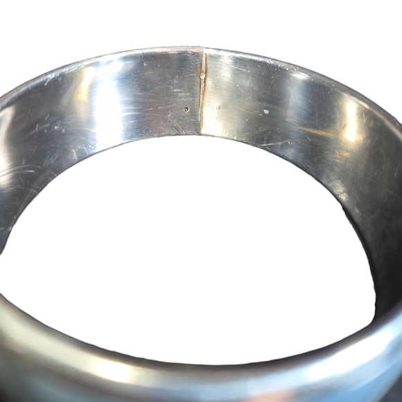 Unmarked Iridescent Blue Mother Of Pearl Inlay Silver Tone Bangle Bracelet 2.5"D - Picture 5 of 5